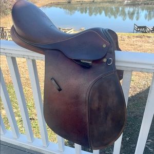 17 1/2 Collegiate Close Contact Saddle Medium Tree